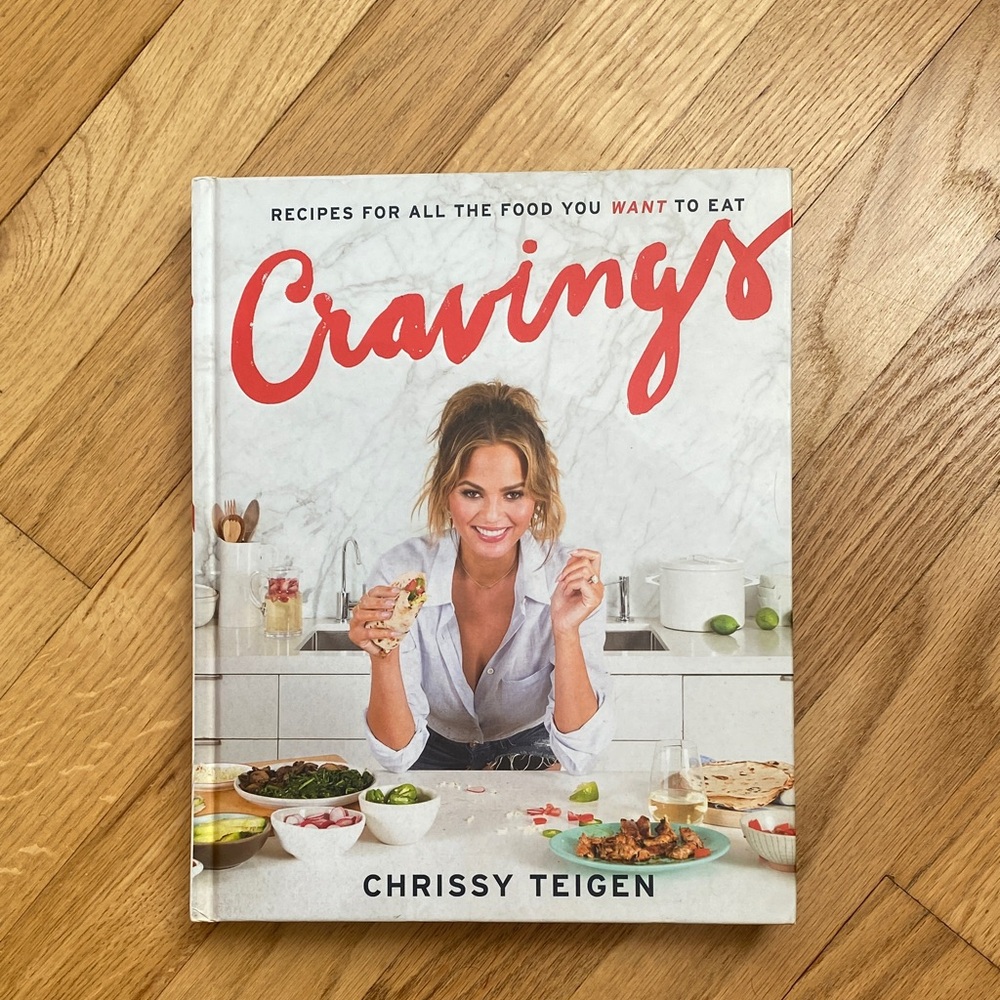 Chrissy Teigen ~Cravings Cookbook - 👩‍🍳 in EUC